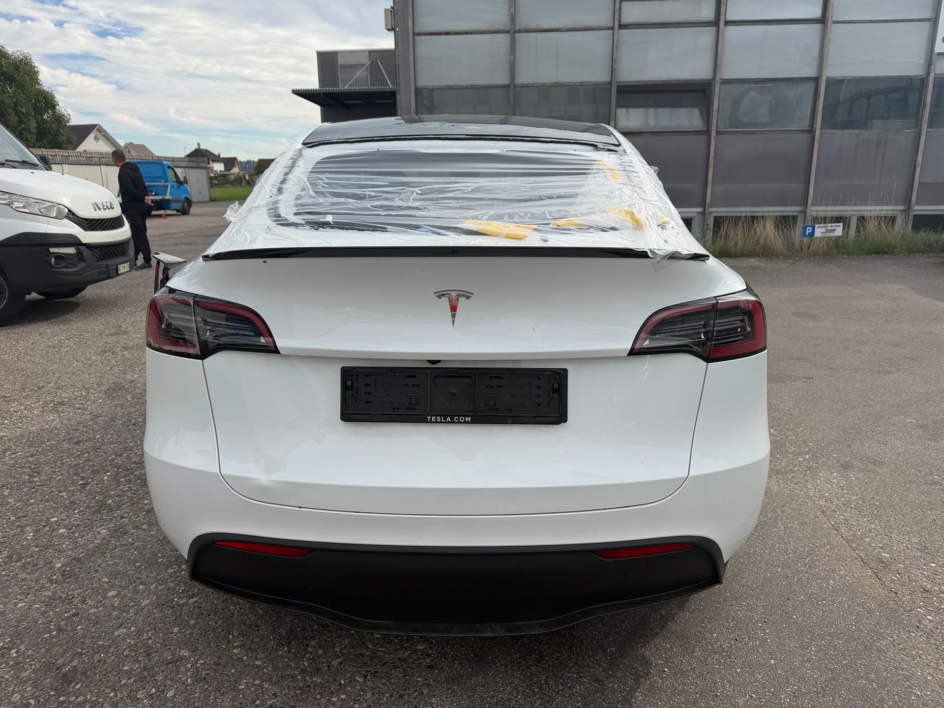 TESLA Model Y Long Range RWD-image-3