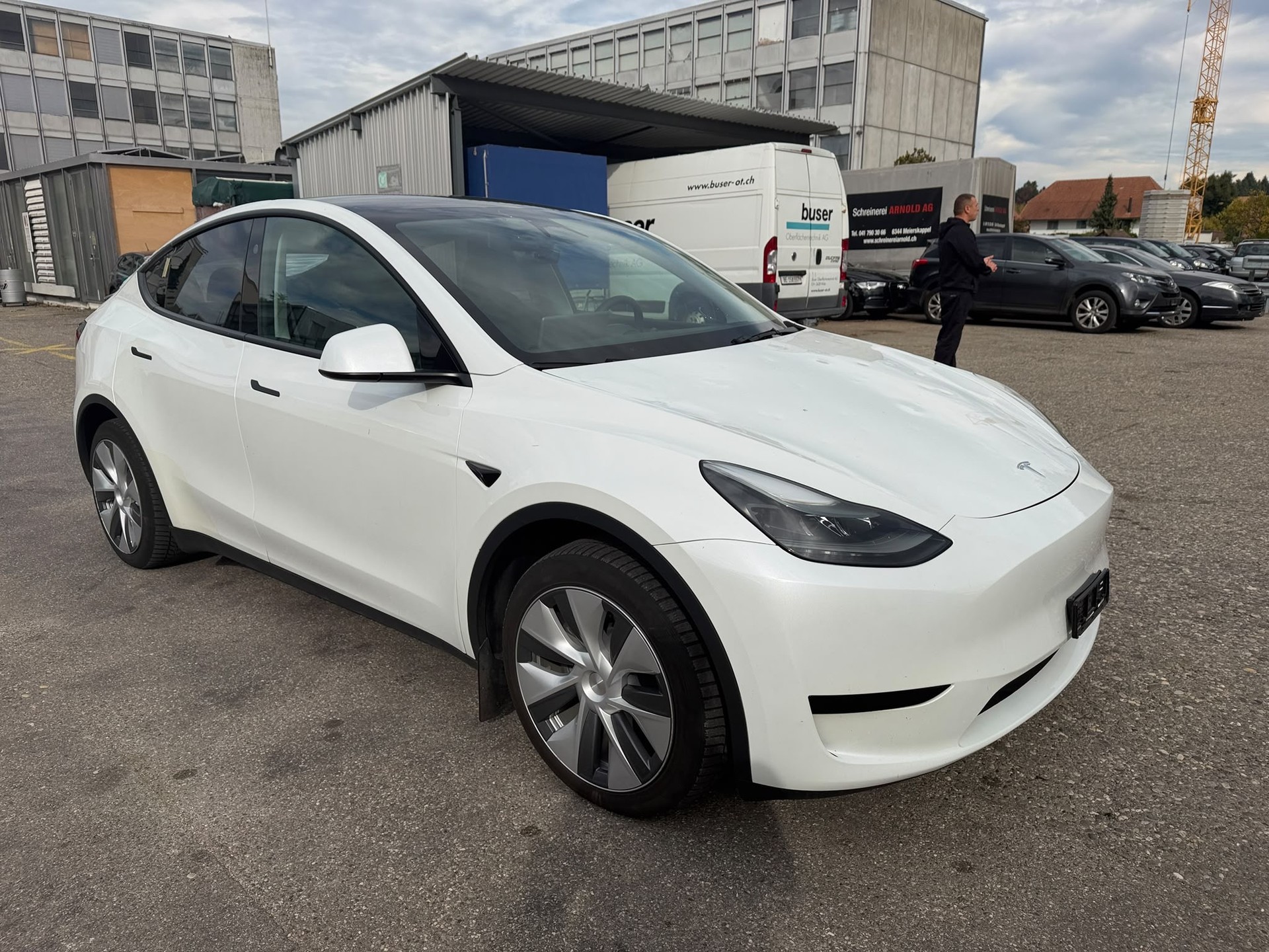 TESLA Model Y Long Range RWD-image-1