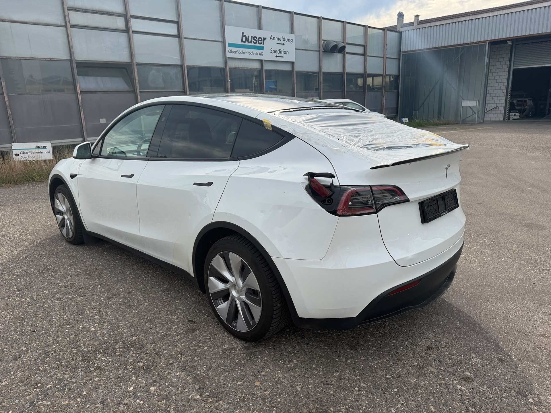 TESLA Model Y Long Range RWD-image-6