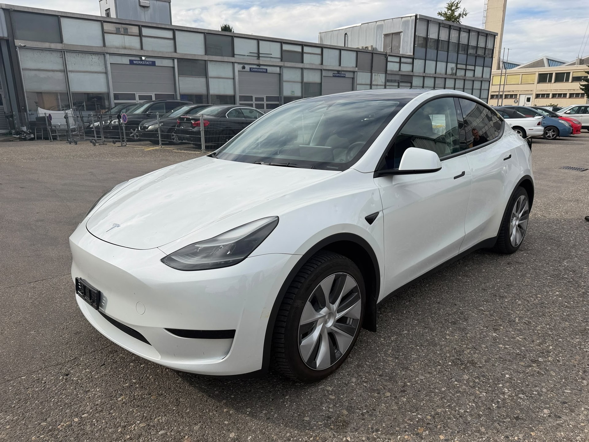 TESLA Model Y Long Range RWD-image-0