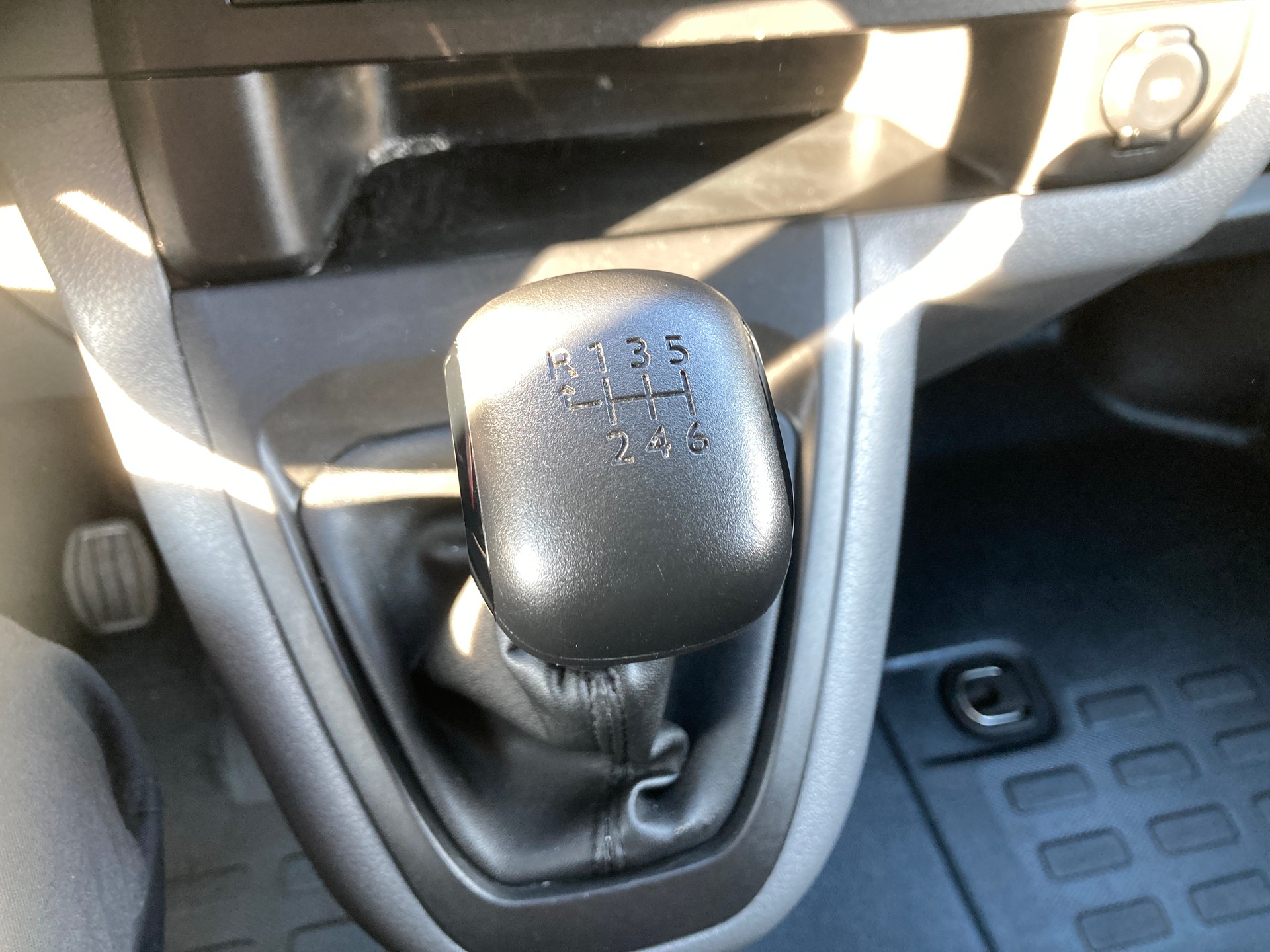 PEUGEOT Expert 2.0 BlueHDi 120 S&S Active Long **Nutzlast 1'225KG**-image-12