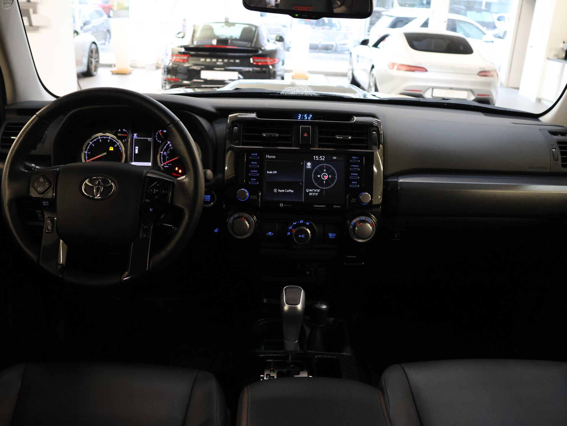 TOYOTA 4-Runner TRD Offroad Premium-image-28