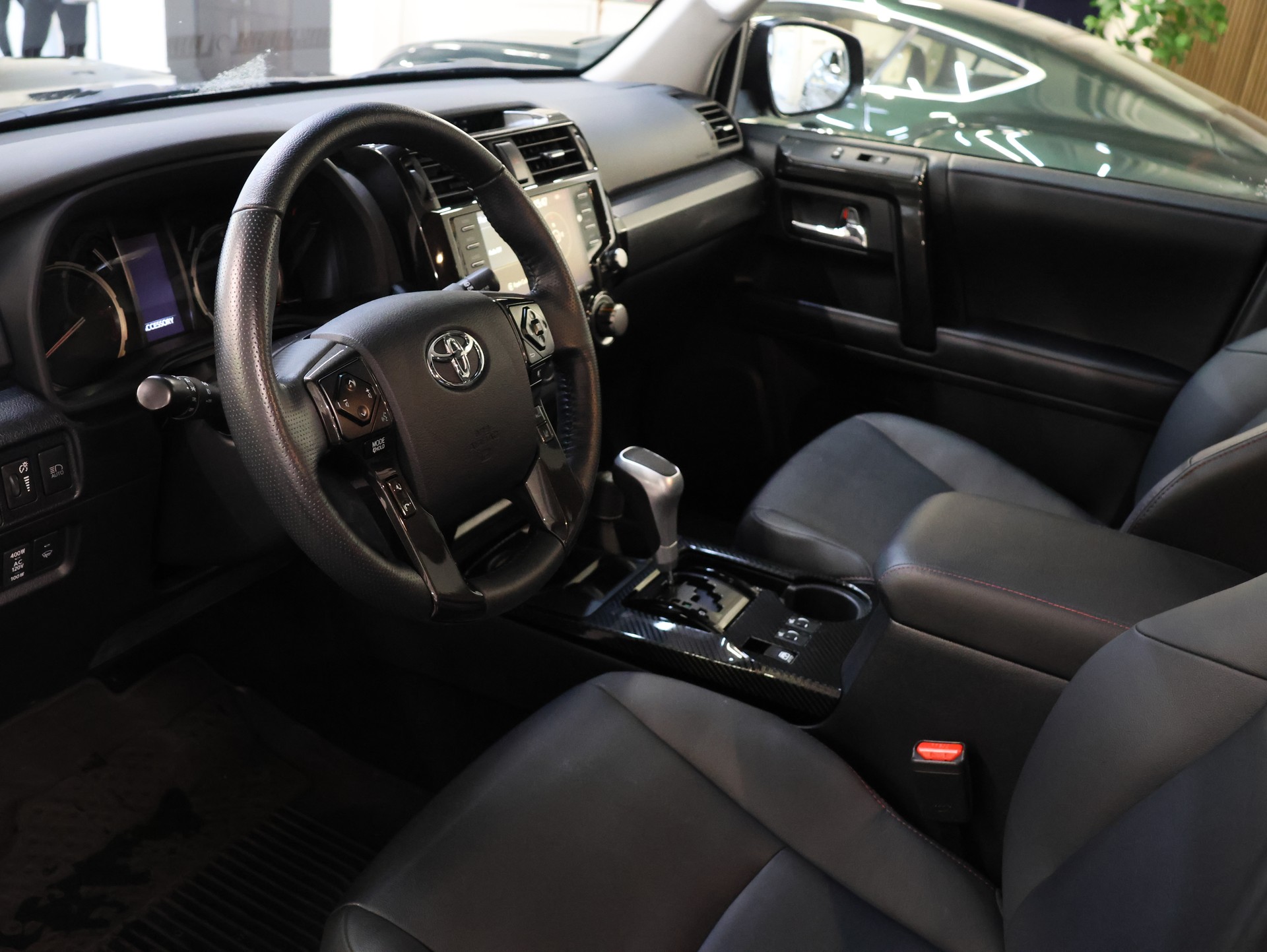TOYOTA 4-Runner TRD Offroad Premium-image-15
