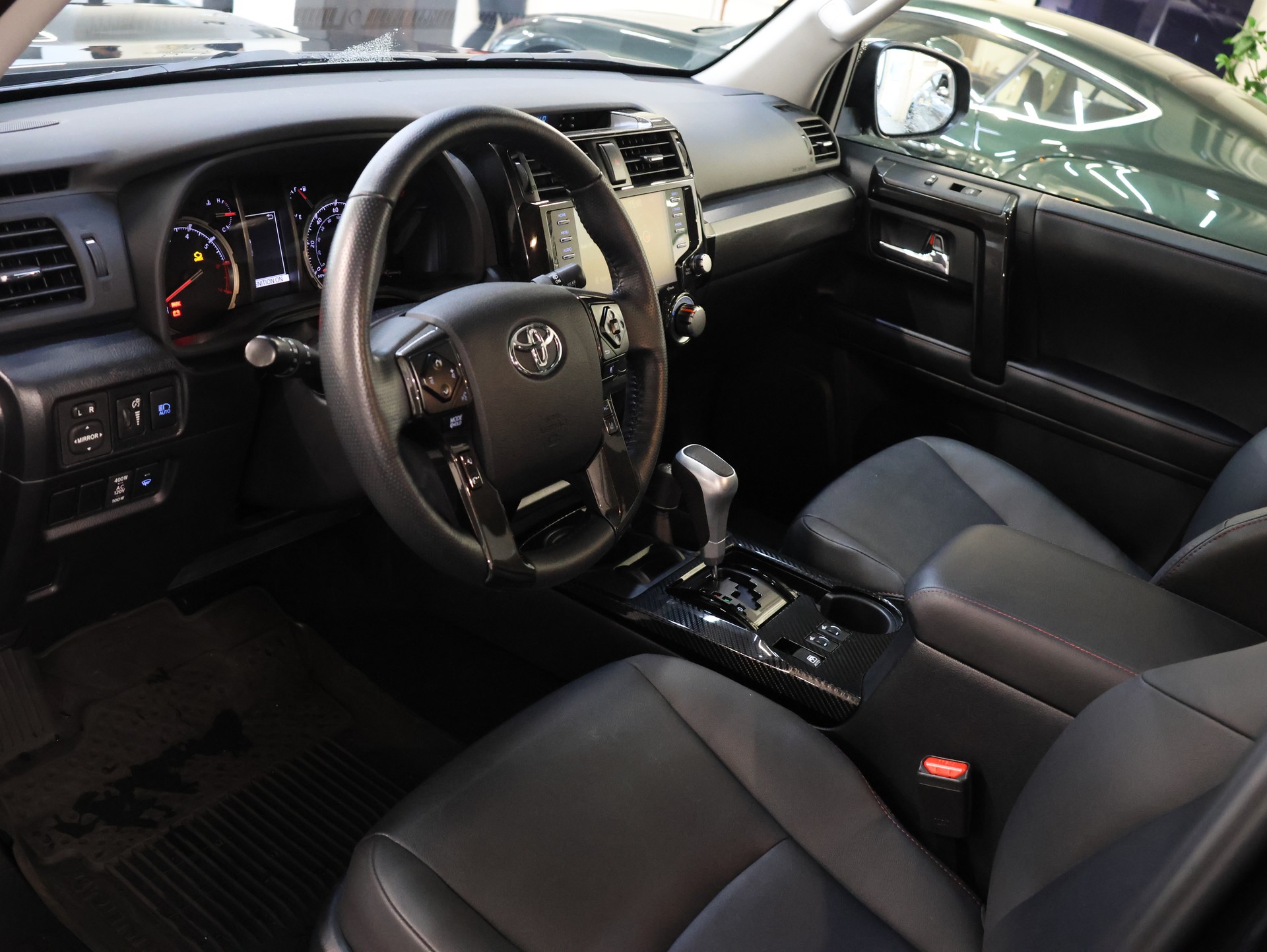 TOYOTA 4-Runner TRD Offroad Premium-image-18