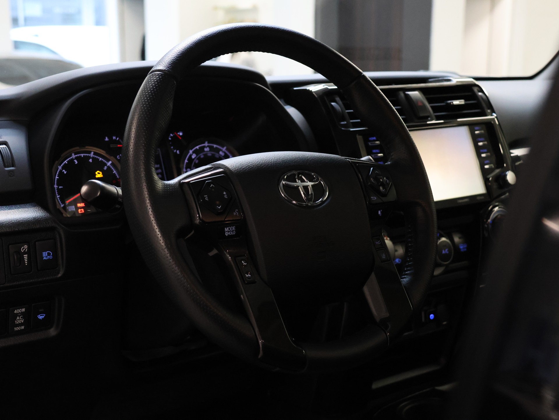 TOYOTA 4-Runner TRD Offroad Premium-image-19