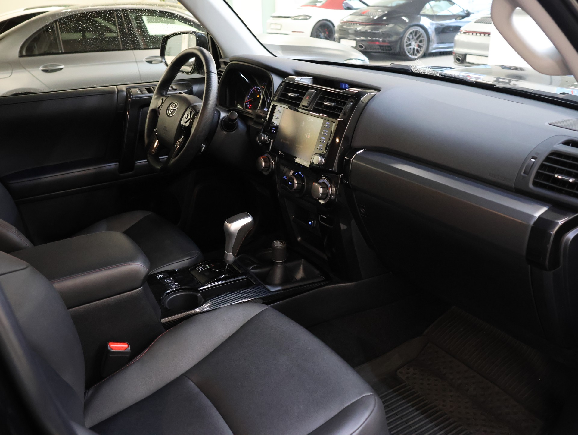 TOYOTA 4-Runner TRD Offroad Premium-image-22