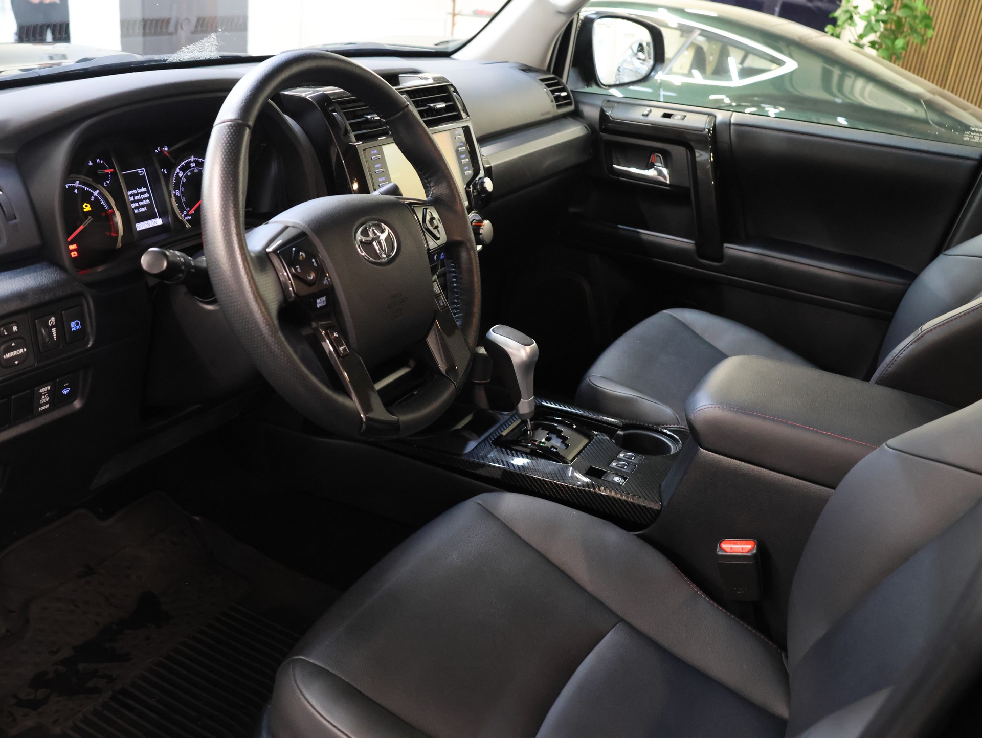 TOYOTA 4-Runner TRD Offroad Premium-image-17