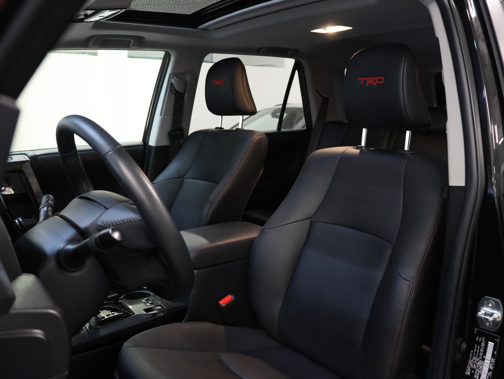 TOYOTA 4-Runner TRD Offroad Premium-image-21