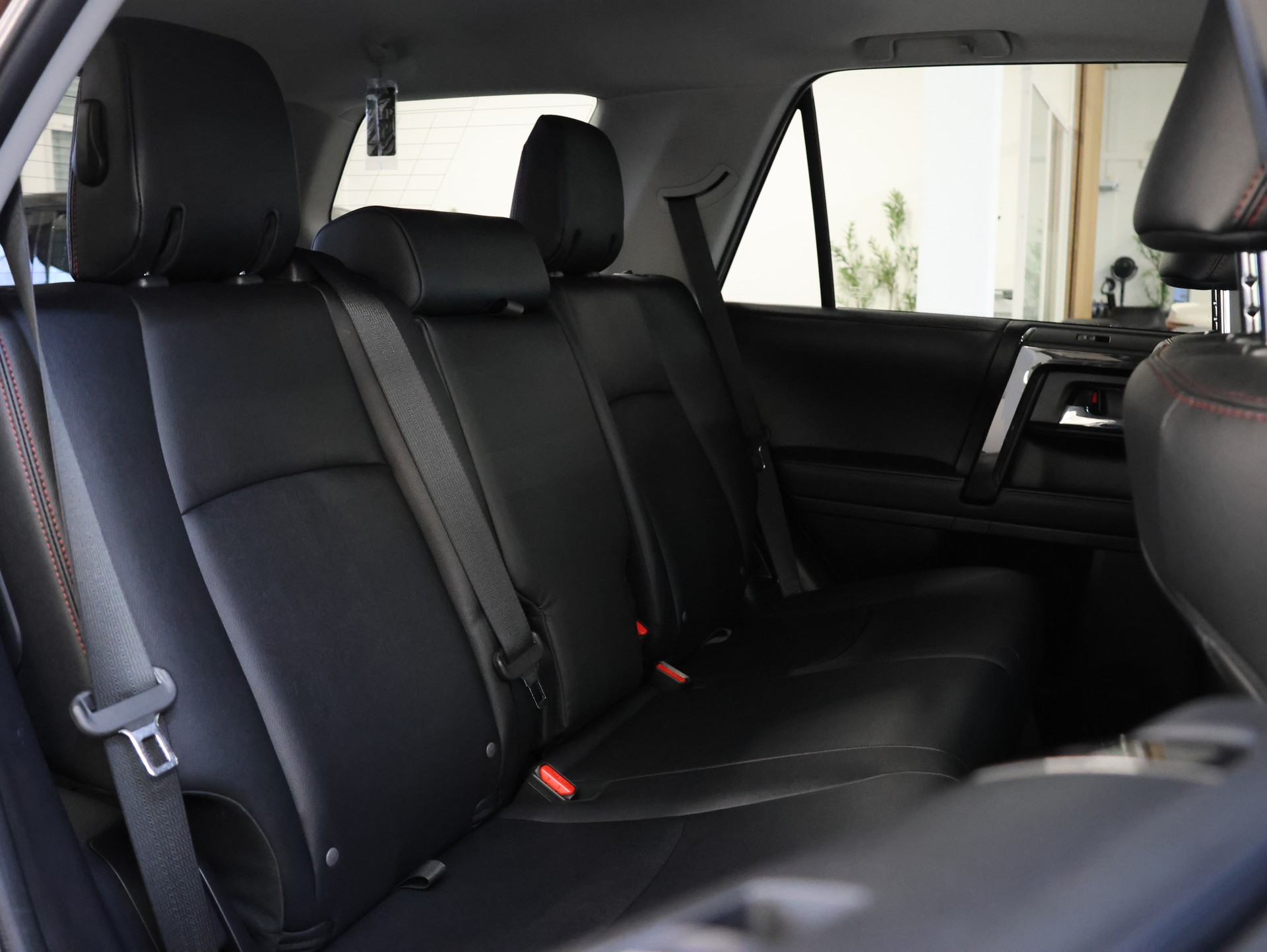 TOYOTA 4-Runner TRD Offroad Premium-image-26