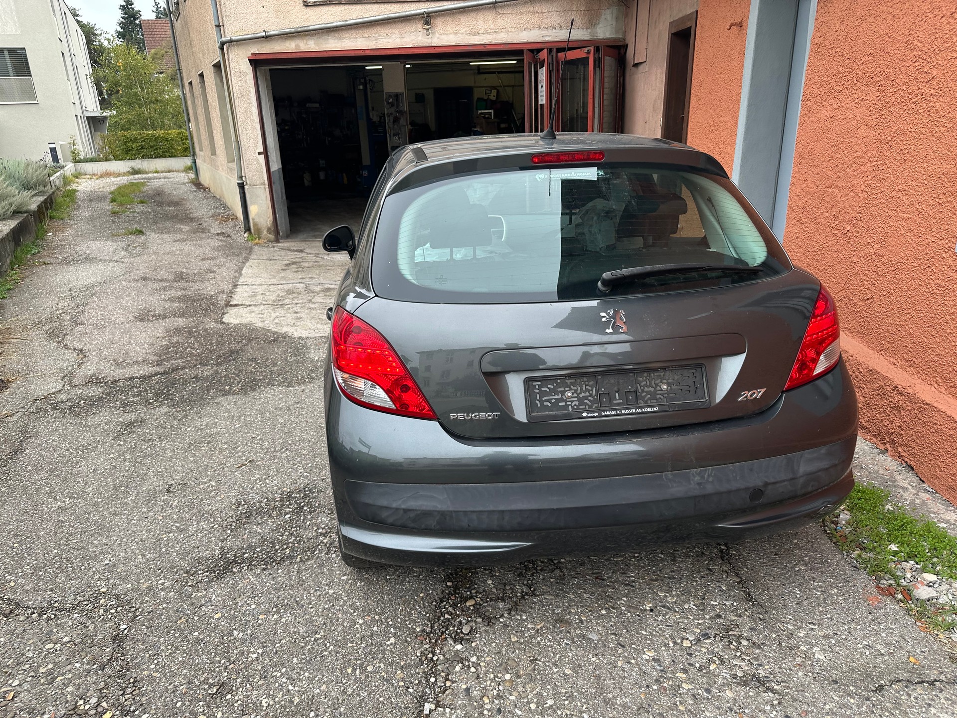 PEUGEOT 207 1.4 16V Trendy-image-3
