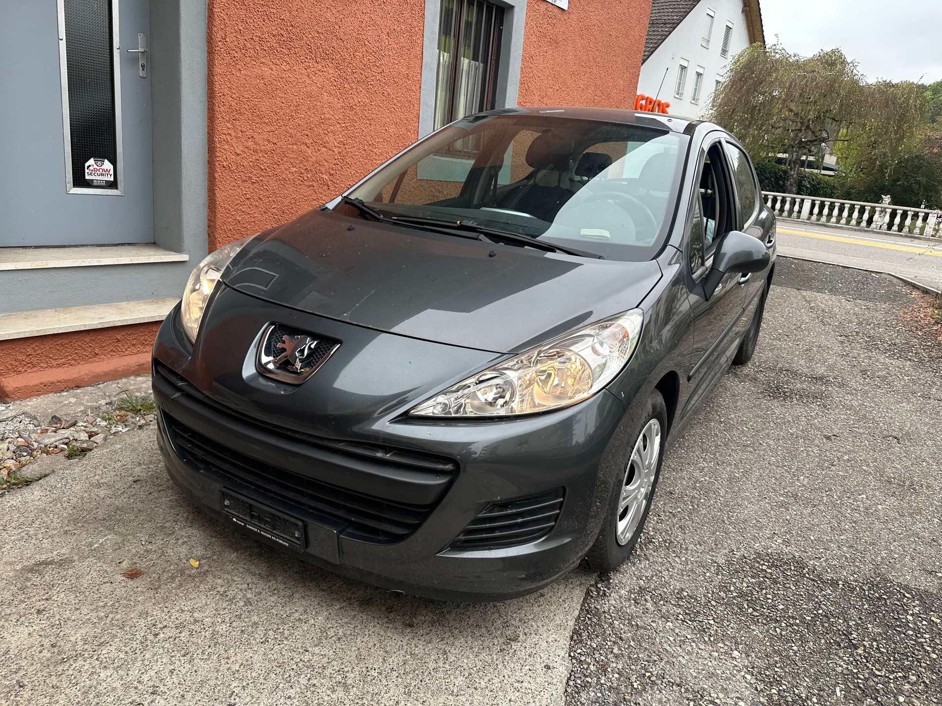 PEUGEOT 207 1.4 16V Trendy-image-2
