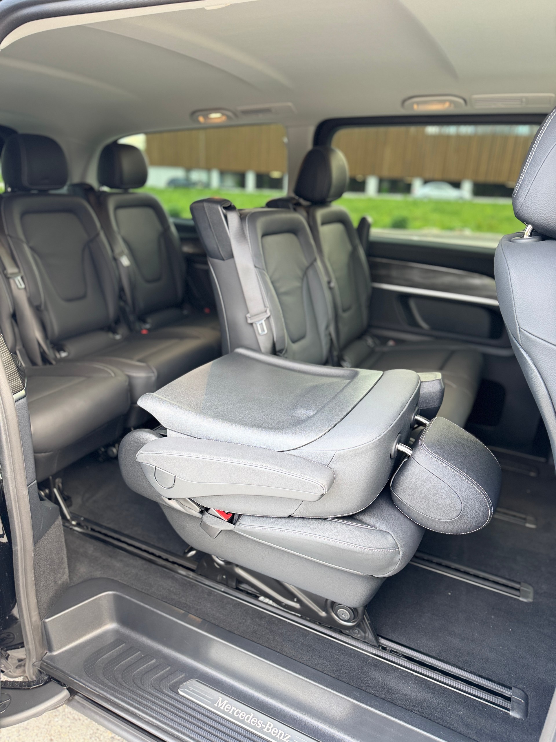 MERCEDES-BENZ V 300 d ExtraLang Avantgard 4Matic 9G-Tronic-image-9