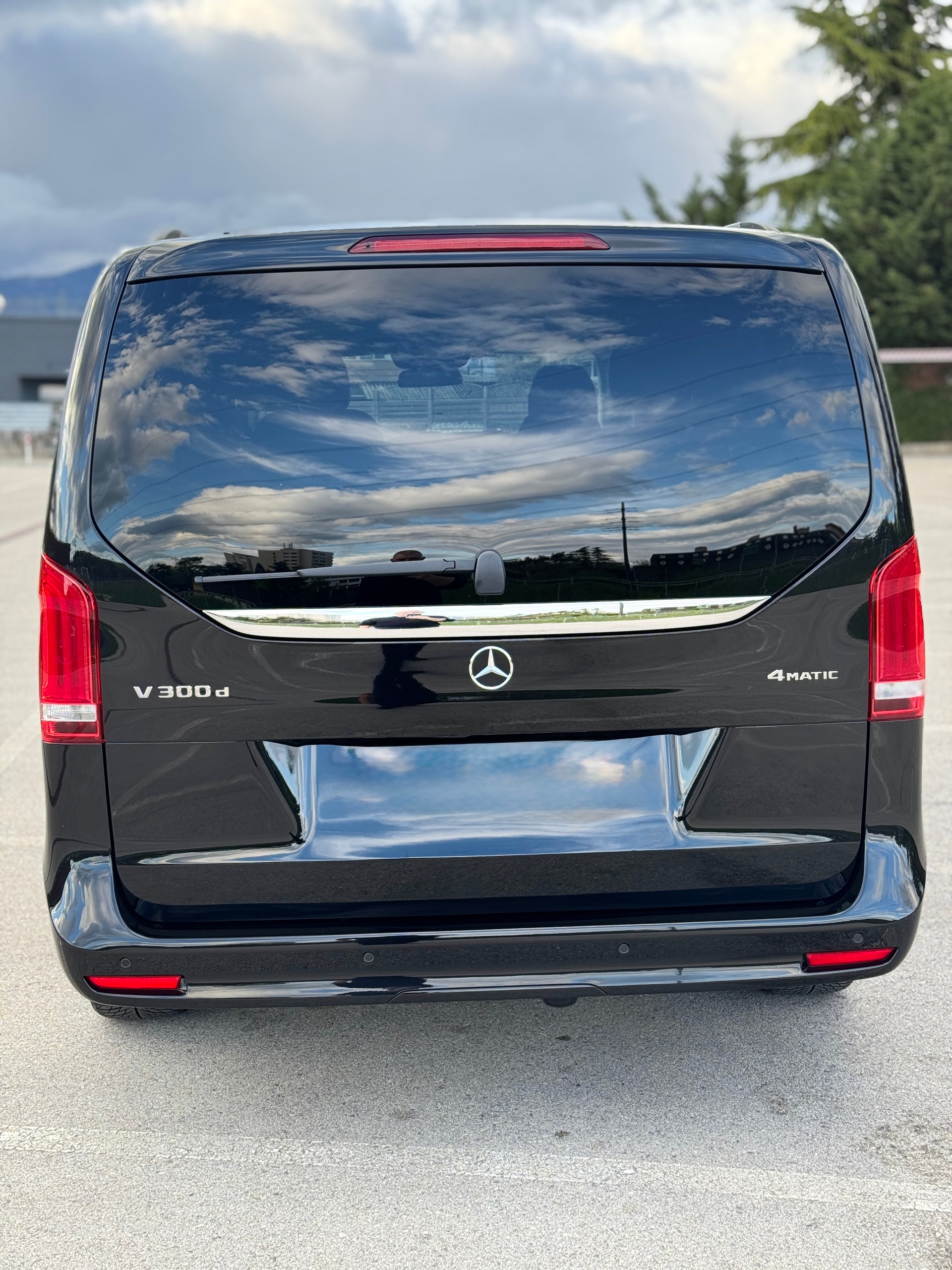 MERCEDES-BENZ V 300 d ExtraLang Avantgard 4Matic 9G-Tronic-image-4