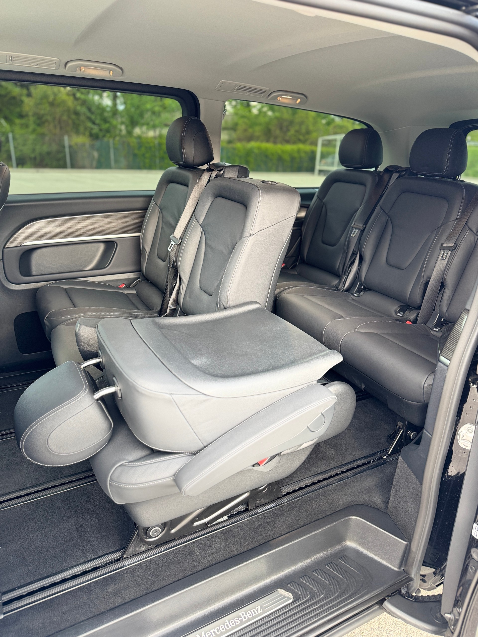 MERCEDES-BENZ V 300 d ExtraLang Avantgard 4Matic 9G-Tronic-image-10