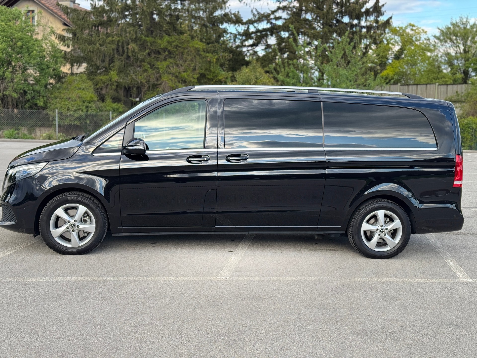MERCEDES-BENZ V 300 d ExtraLang Avantgard 4Matic 9G-Tronic-image-2