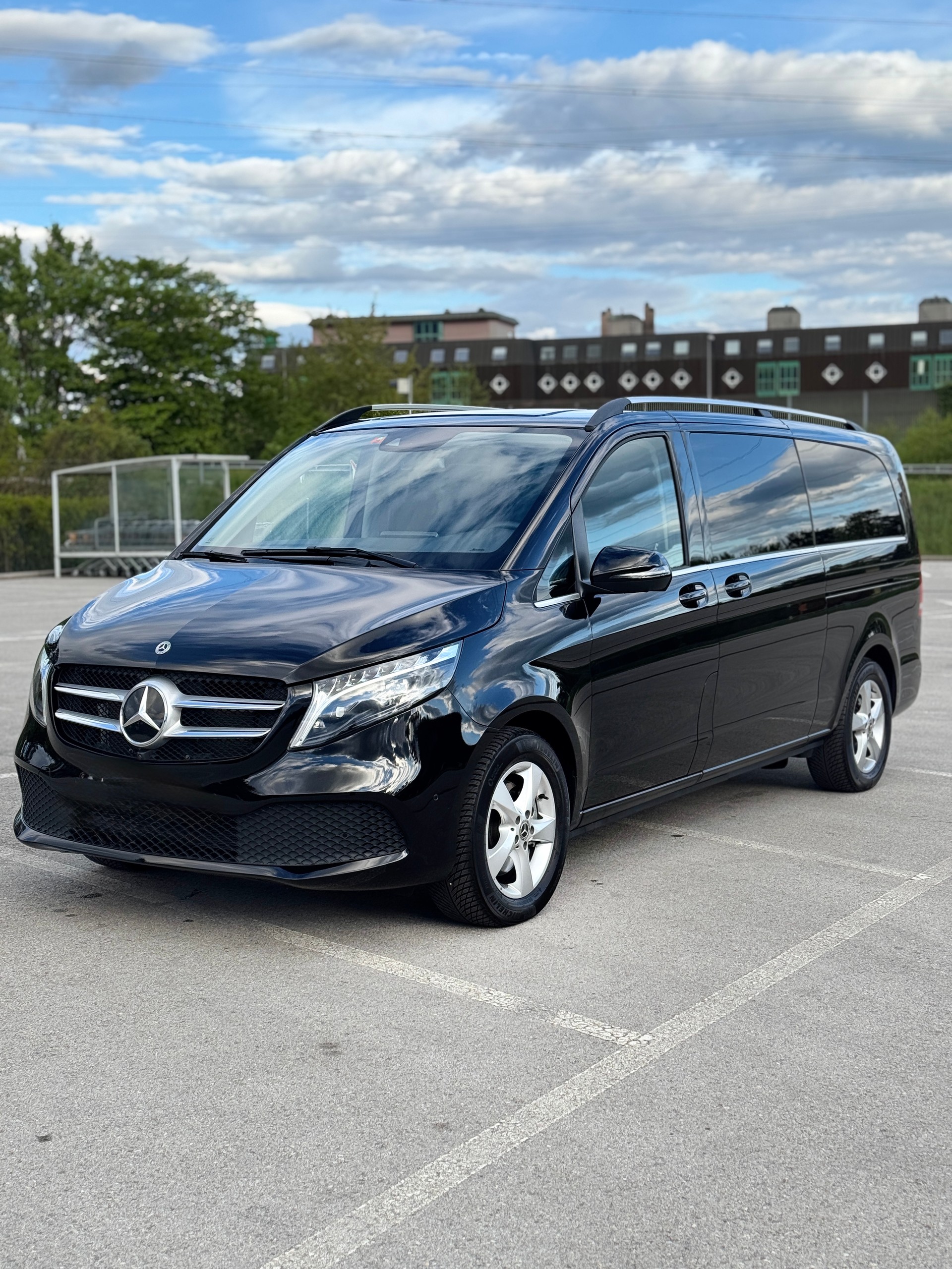 MERCEDES-BENZ V 300 d ExtraLang Avantgard 4Matic 9G-Tronic-image-1