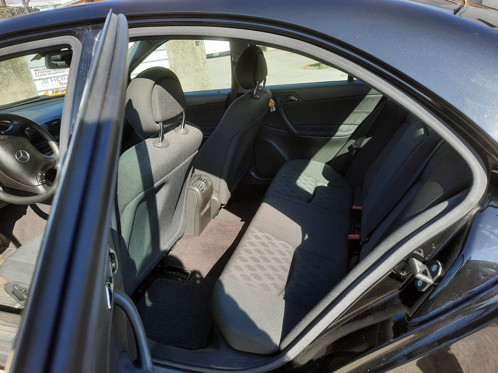 MERCEDES-BENZ C 200 CDI-image-5