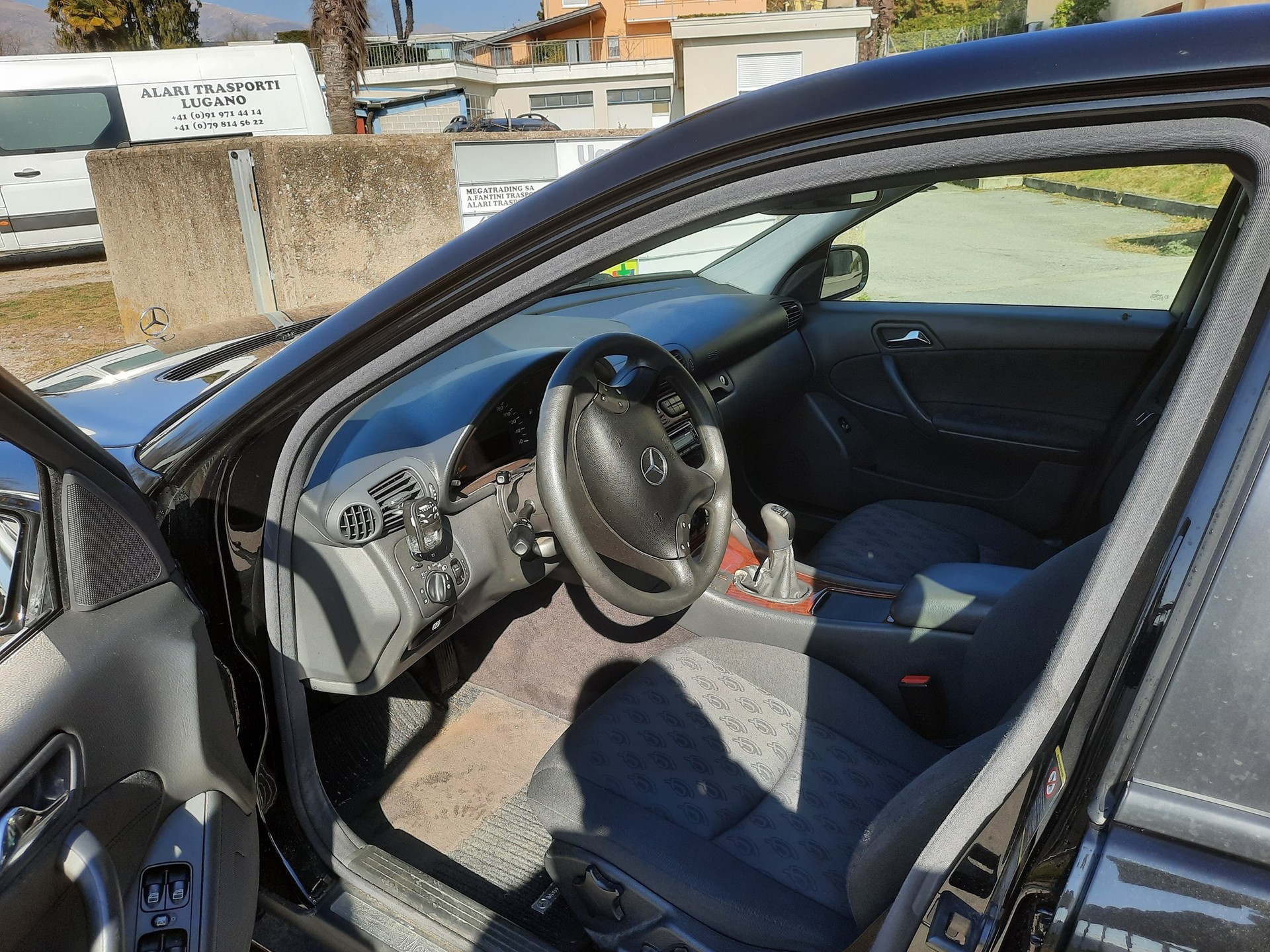 MERCEDES-BENZ C 200 CDI-image-4