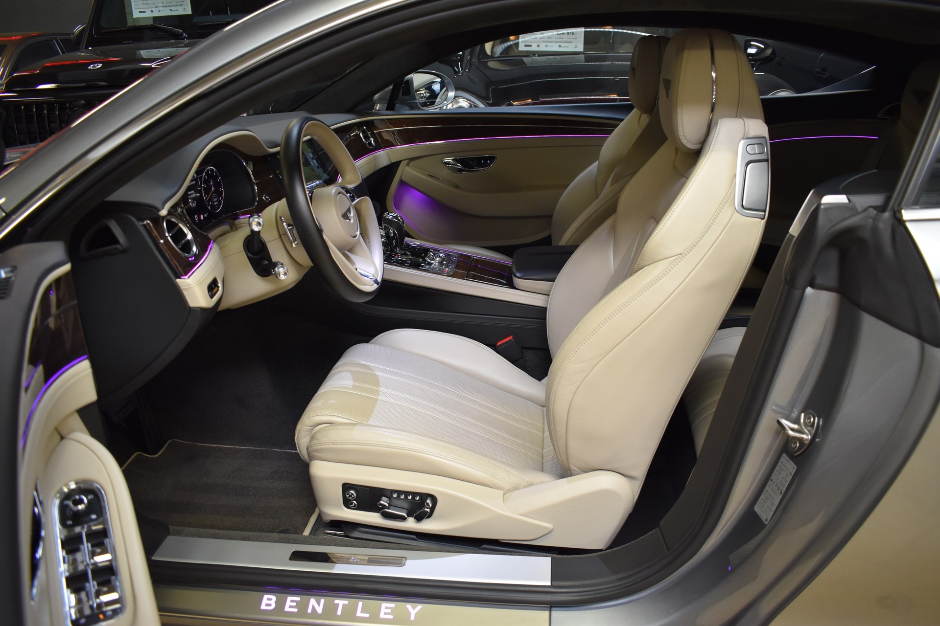 BENTLEY Continental GT 6.0 W12-image-12