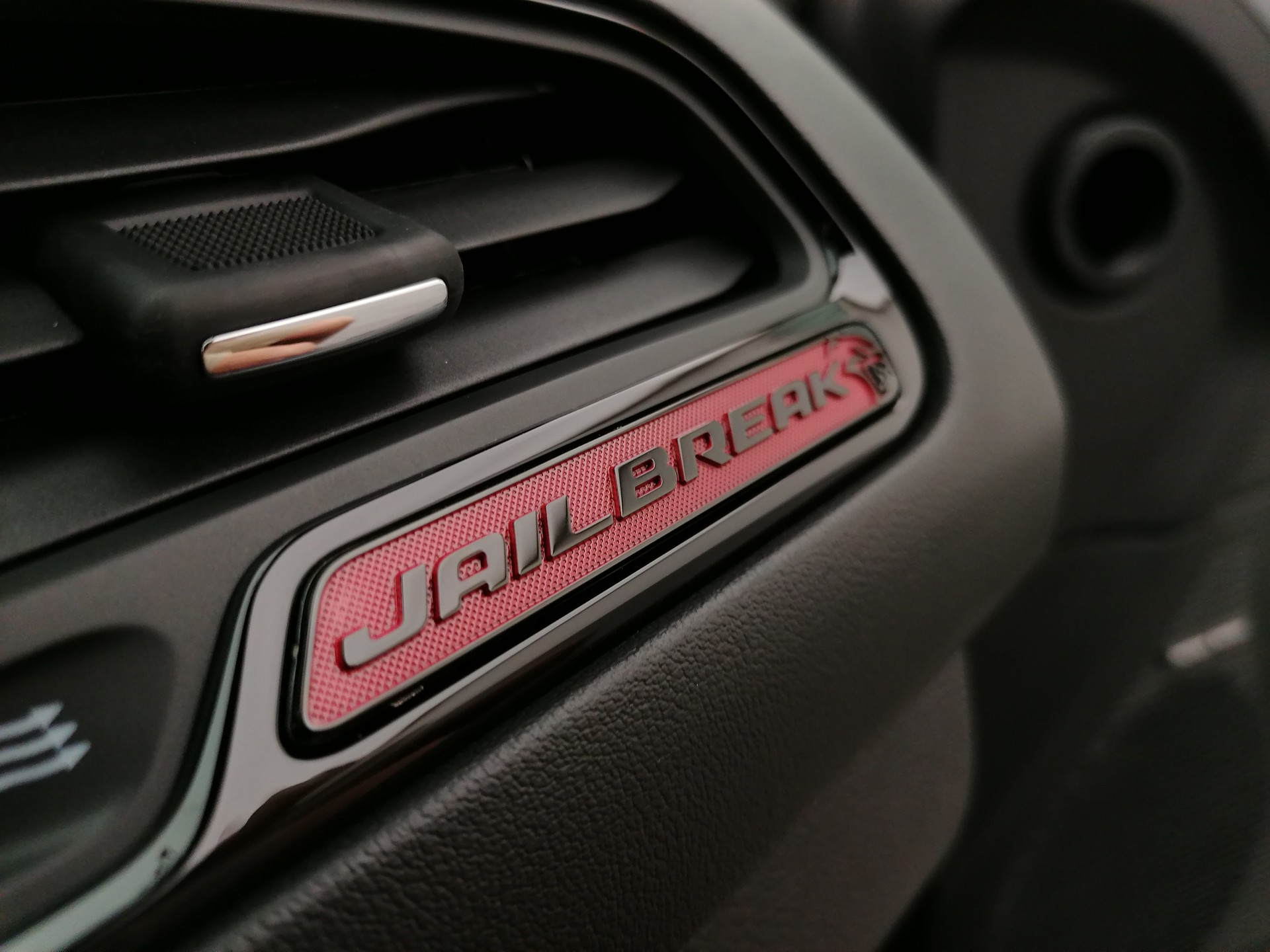 DODGE Challenger Hellcat WB Jailbreak-image-10