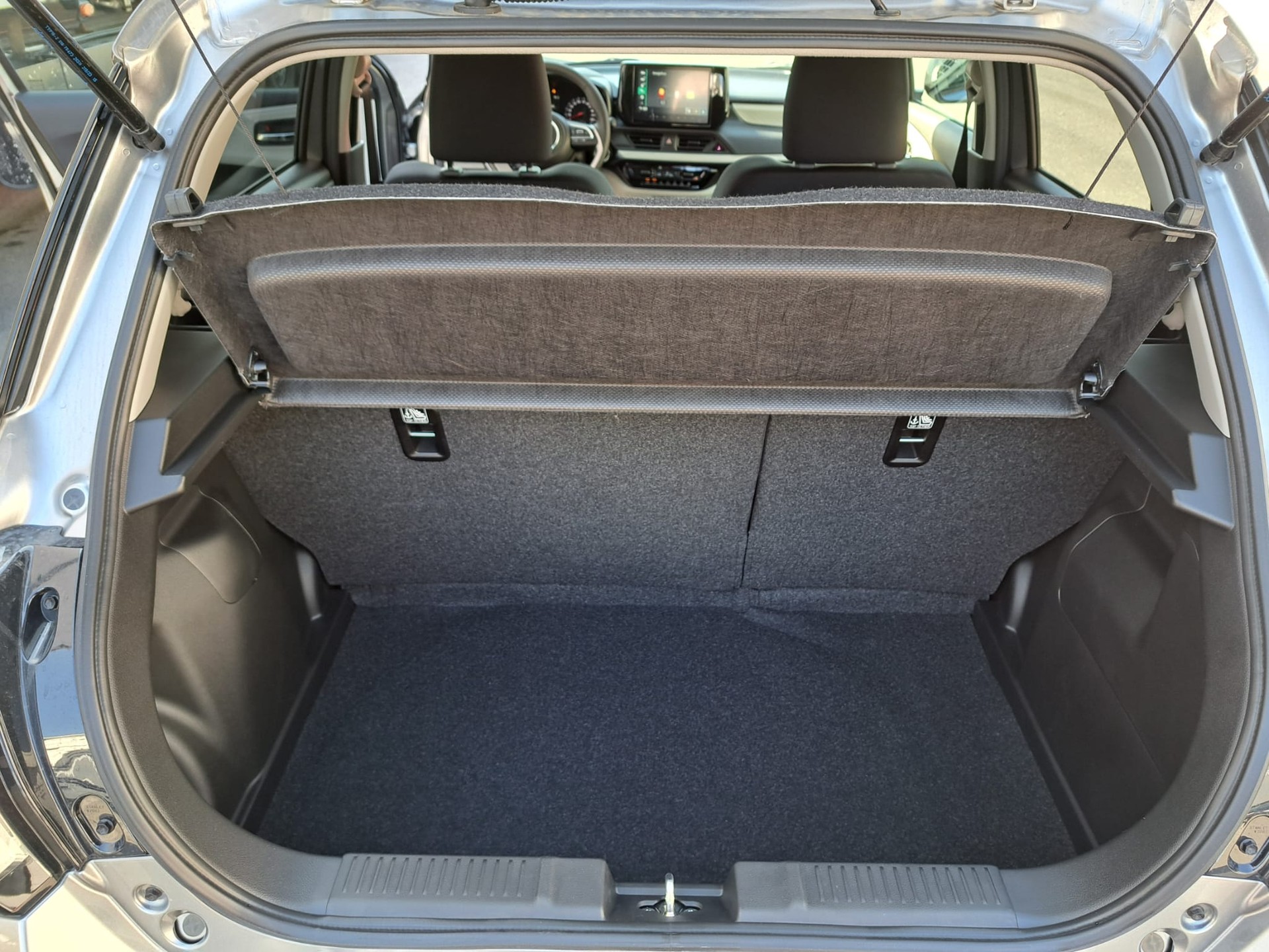 SUZUKI SWIFT 1.2 1st Edition Hybrid 4x4 MY- Mild-Hybrid-image-9