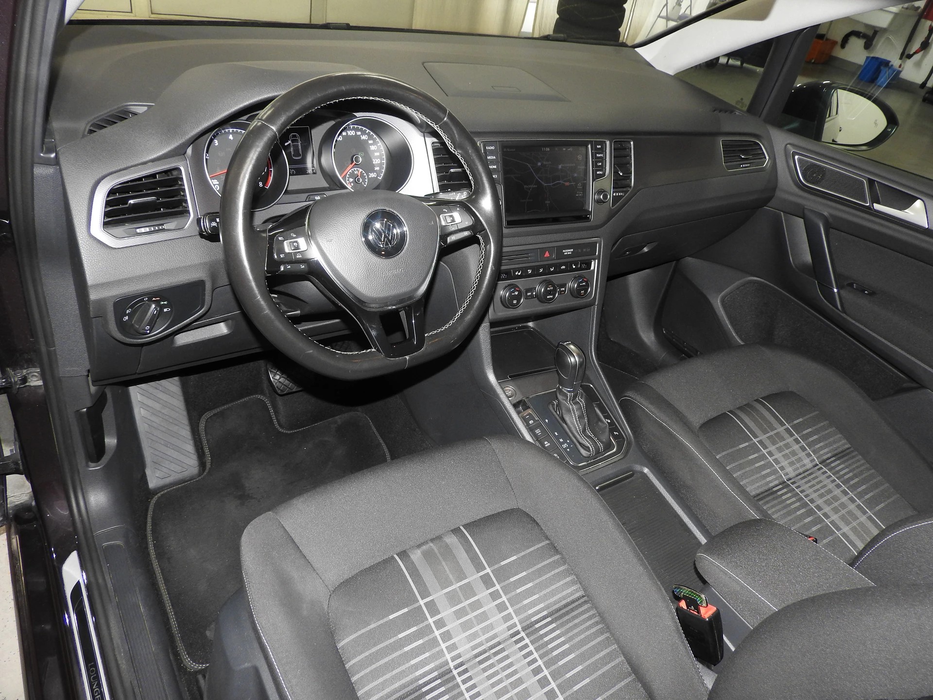 VW Golf Sportsvan 1.4 TSI Lounge DSG, frisch ab MFK, ACC, Zahnriemen frisch ersetzt, Lekradheizung, Sicherheitspaket-image-11