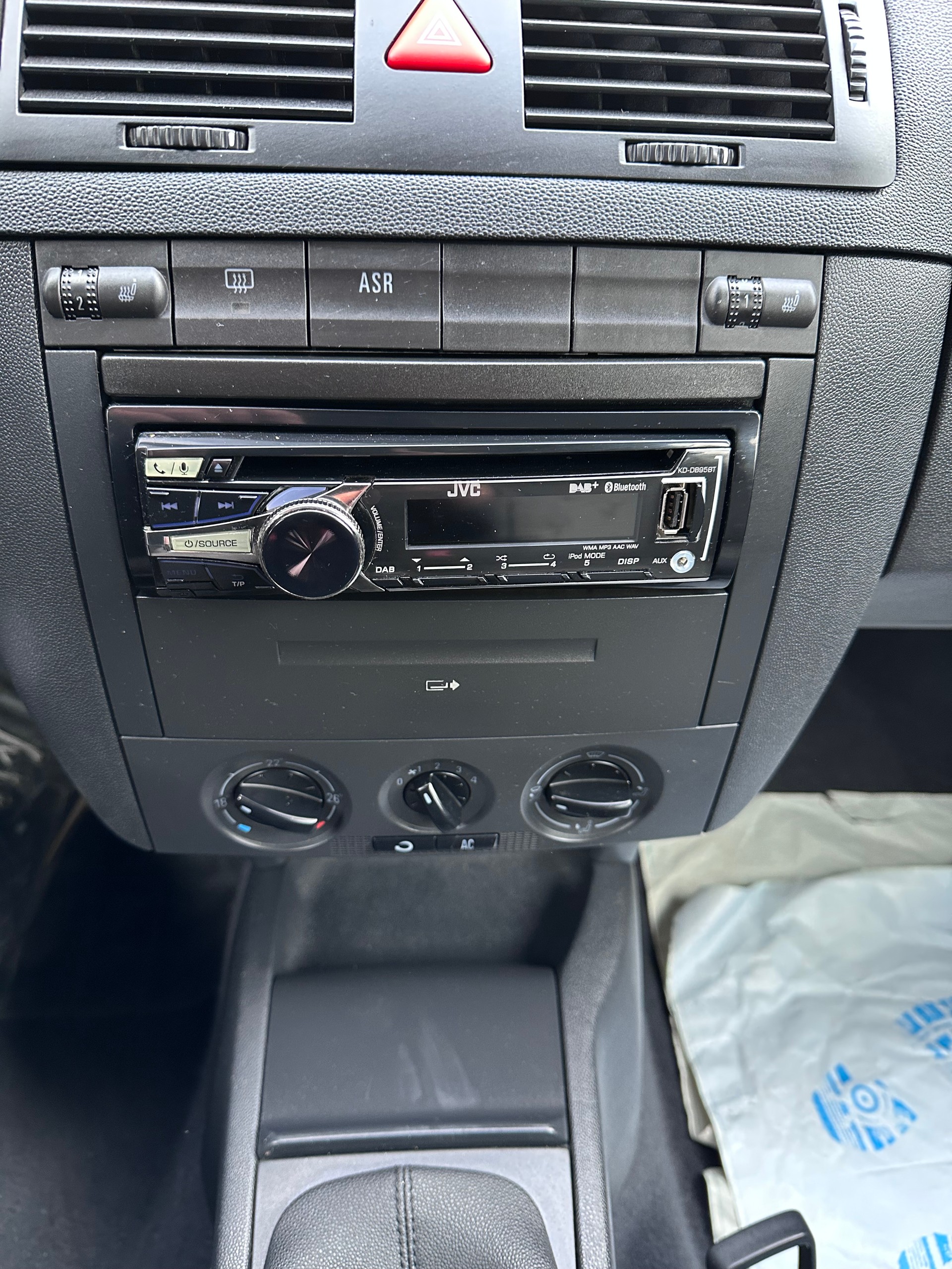 SKODA Fabia 2.0 Elegance-image-14