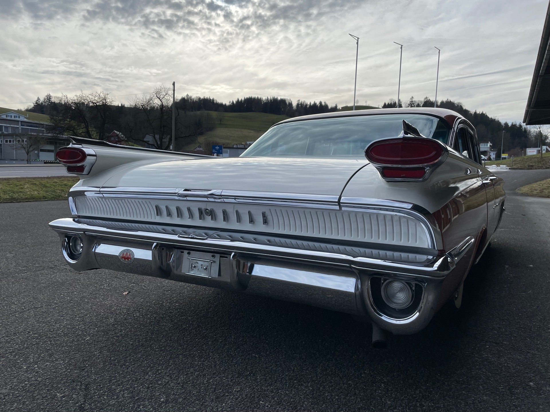 OLDSMOBILE Super 88-image-1