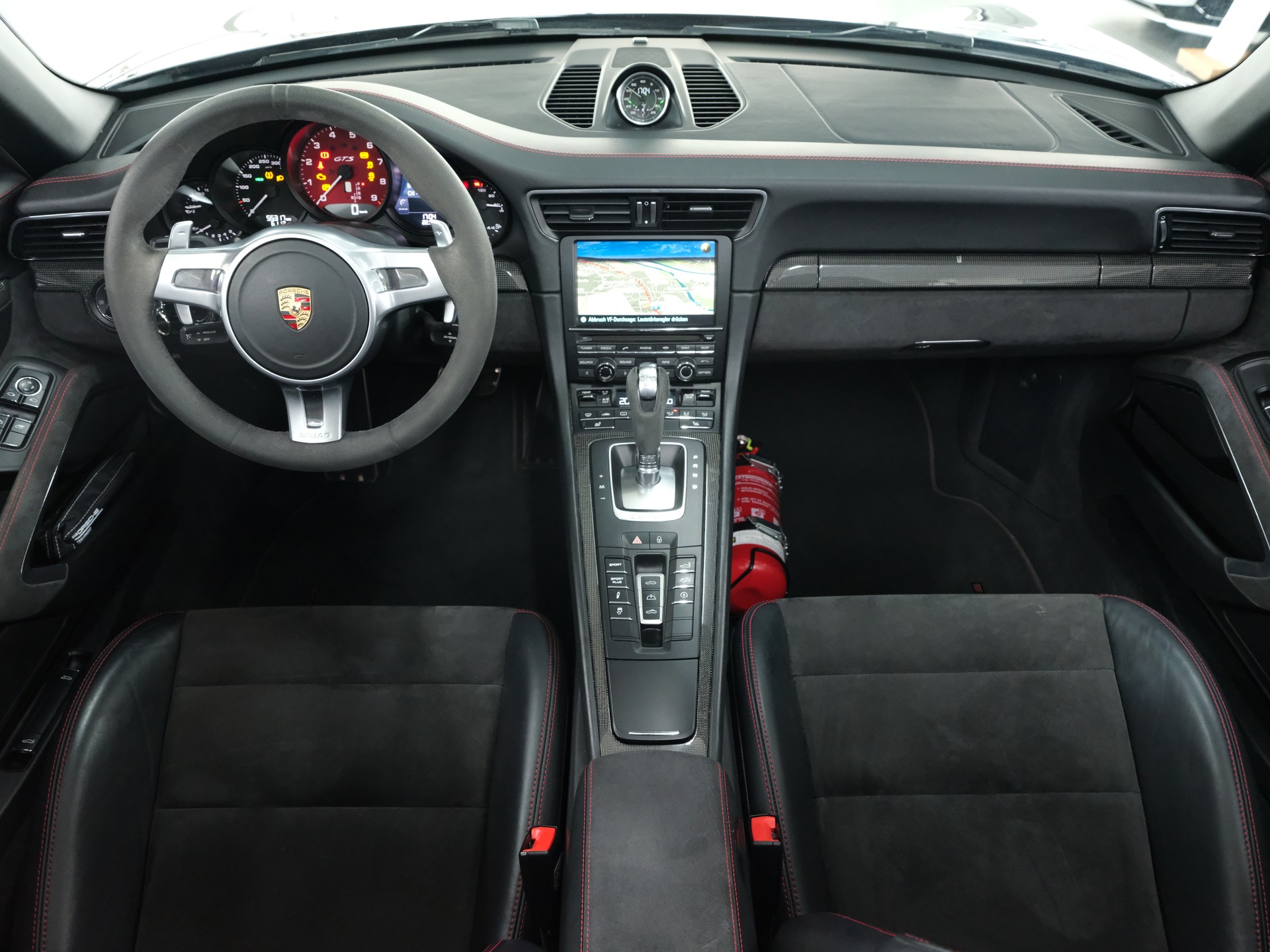 PORSCHE 911 Cabrio Carrera 4 GTS PDK-image-18