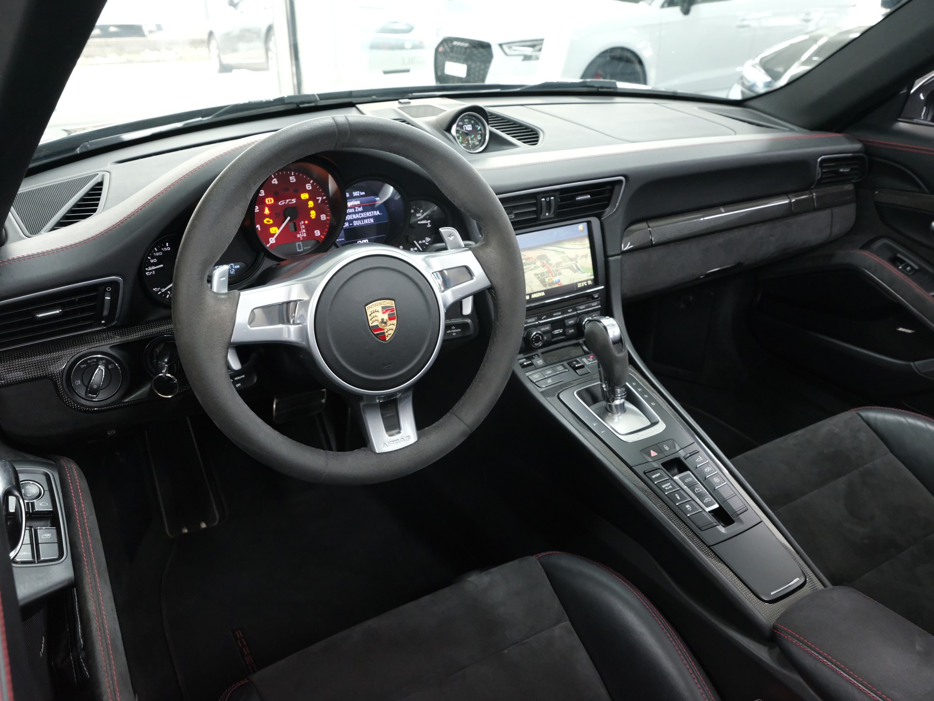 PORSCHE 911 Cabrio Carrera 4 GTS PDK-image-10