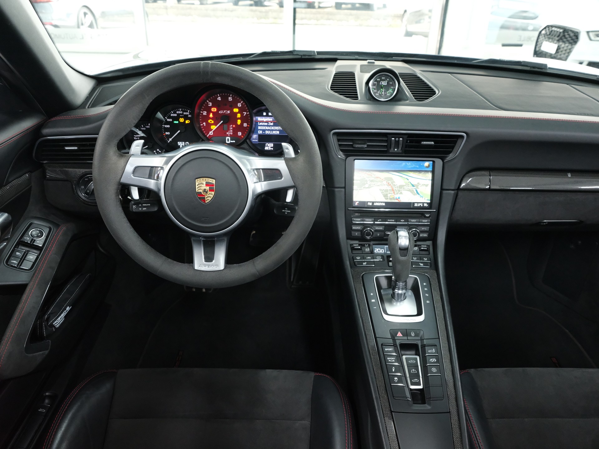 PORSCHE 911 Cabrio Carrera 4 GTS PDK-image-17