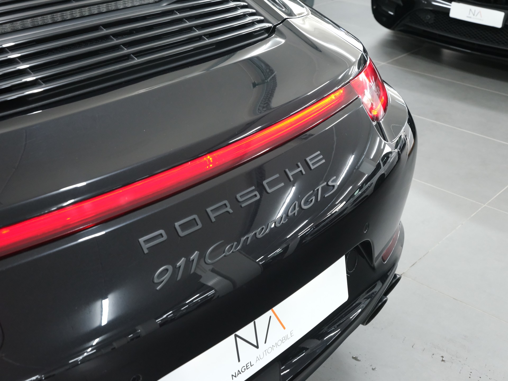 PORSCHE 911 Cabrio Carrera 4 GTS PDK-image-8