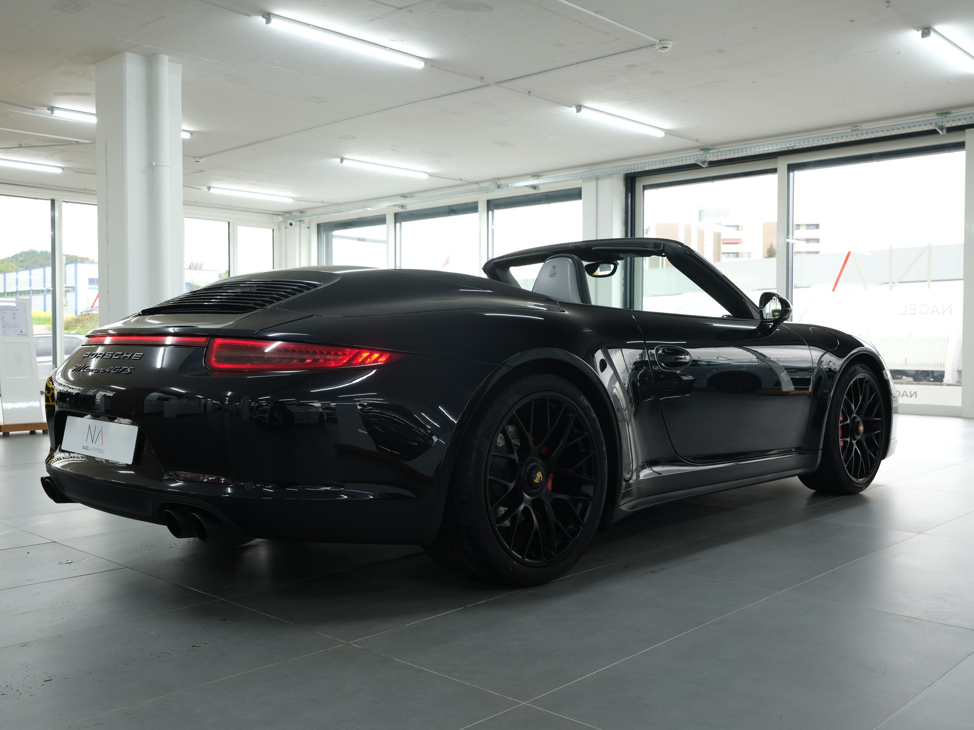 PORSCHE 911 Cabrio Carrera 4 GTS PDK-image-7