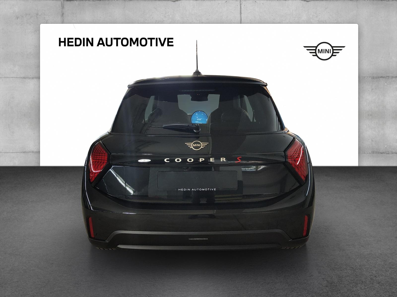 MINI F66 2.0i Cooper S-image-11