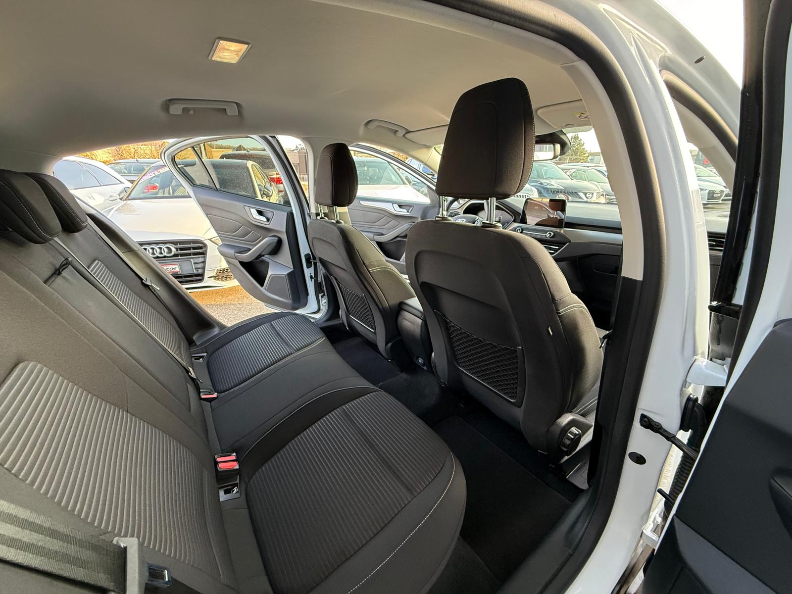FORD Focus 2.0 TDCi Titanium Automatic-image-10