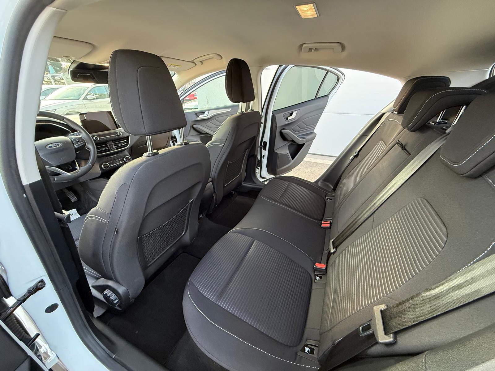 FORD Focus 2.0 TDCi Titanium Automatic-image-9
