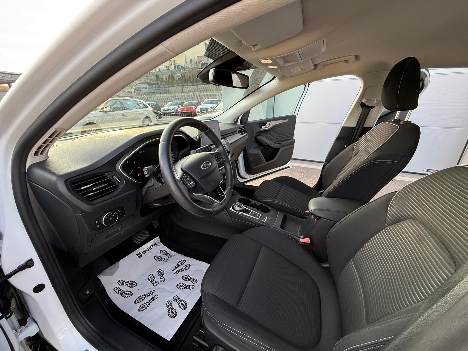 FORD Focus 2.0 TDCi Titanium Automatic-image-6