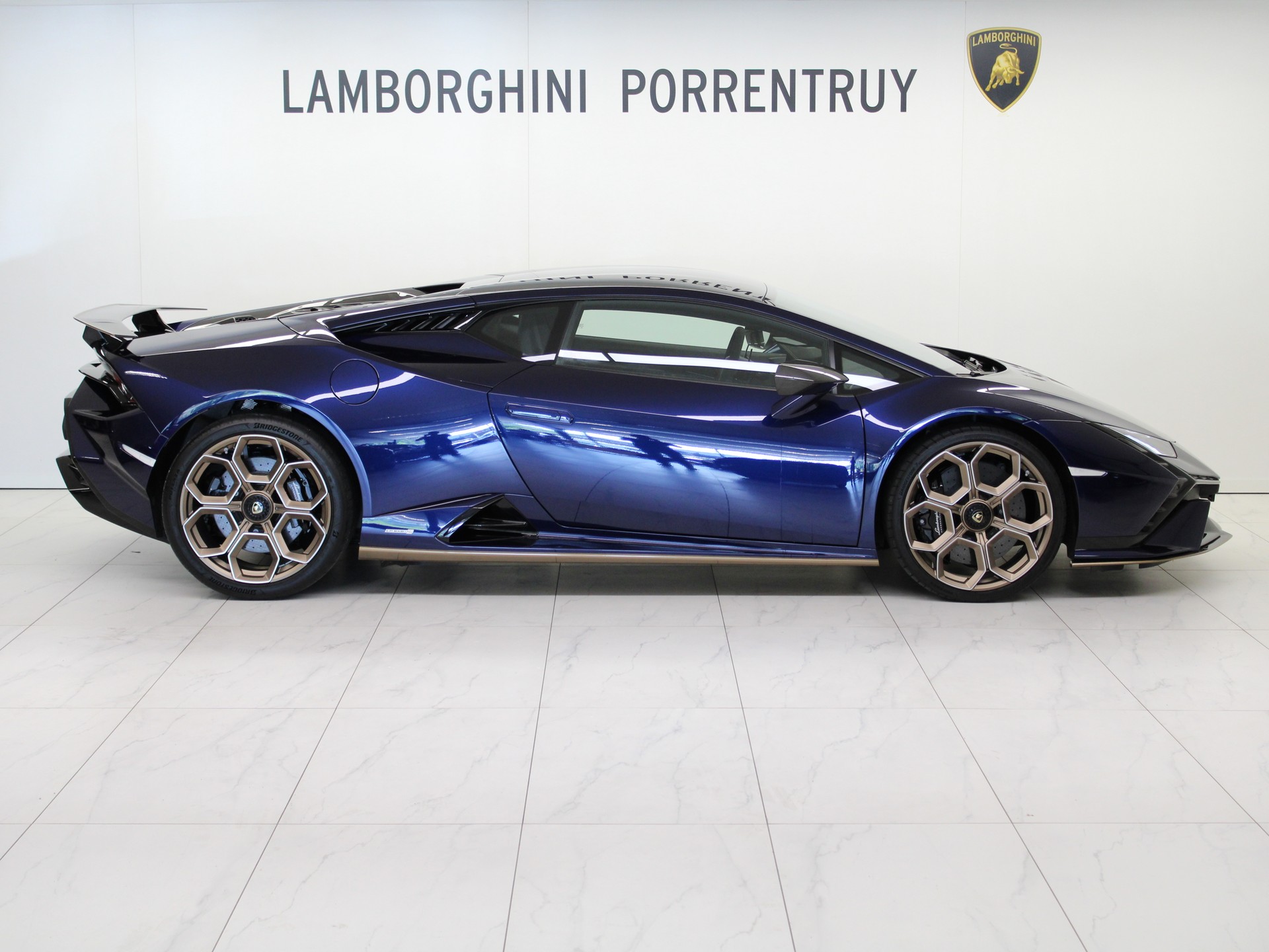 LAMBORGHINI Huracan Tecnica-image-1
