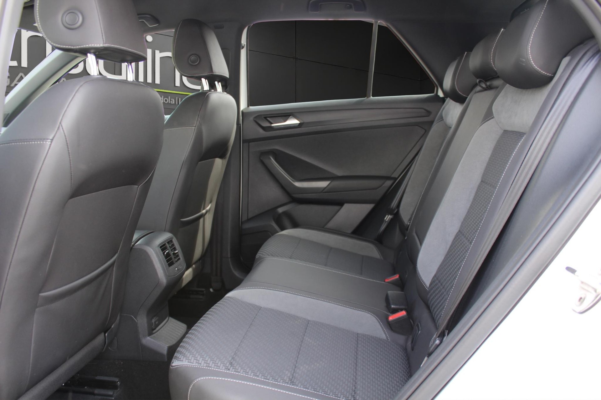 VW T-Roc 1.5 TSI Sport DSG 4motion-image-9