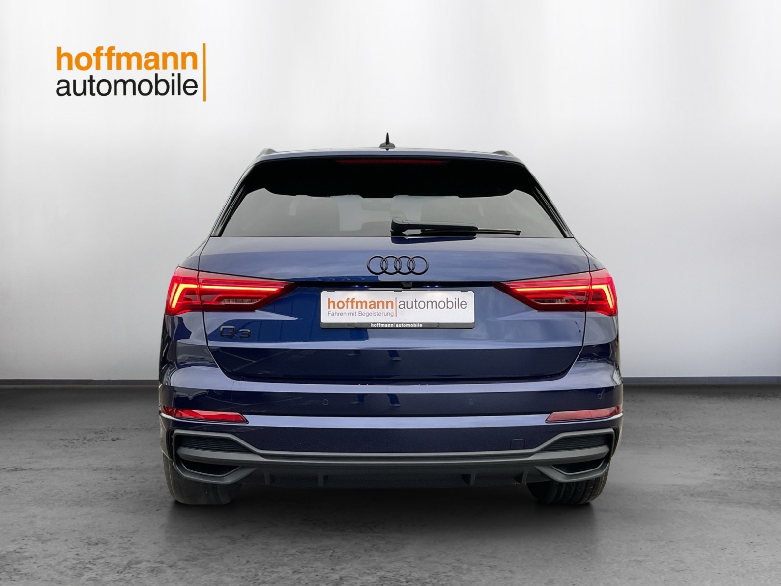 AUDI Q3 35 TFSI S line Attraction S-tronic-image-4
