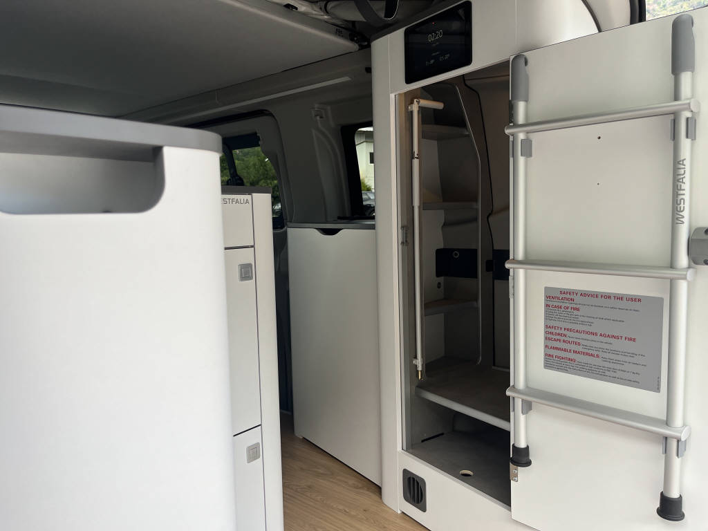 FORD Transit C Nugget 320 L1 2.0 EcoBlue Titanium 170PS FWD-image-16
