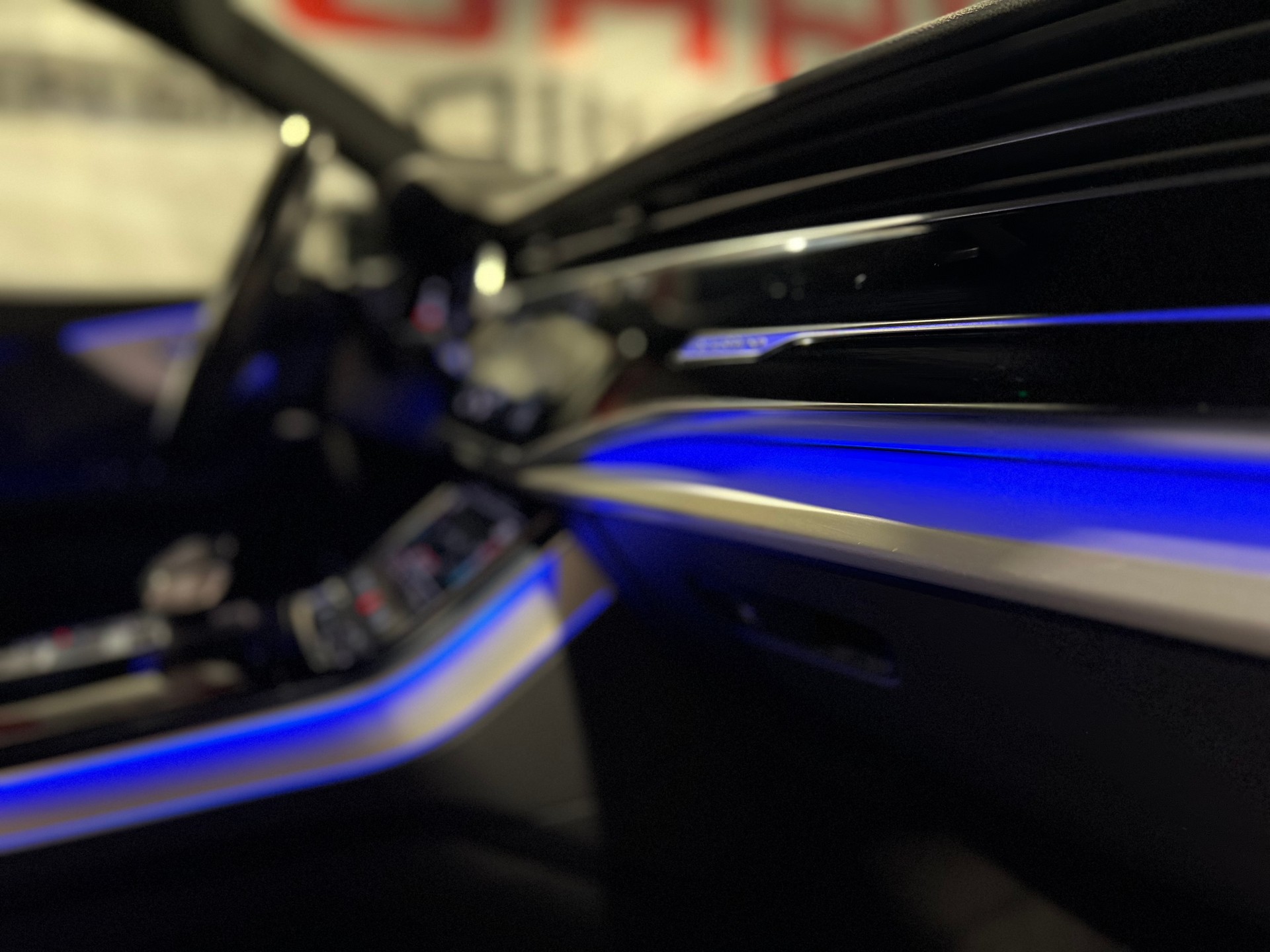 AUDI Q8 55 TFSI S-Line e quattro PHEV tiptronic-image-17
