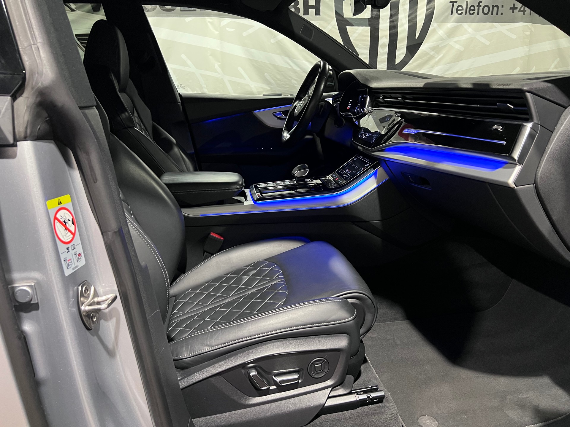 AUDI Q8 55 TFSI S-Line e quattro PHEV tiptronic-image-12