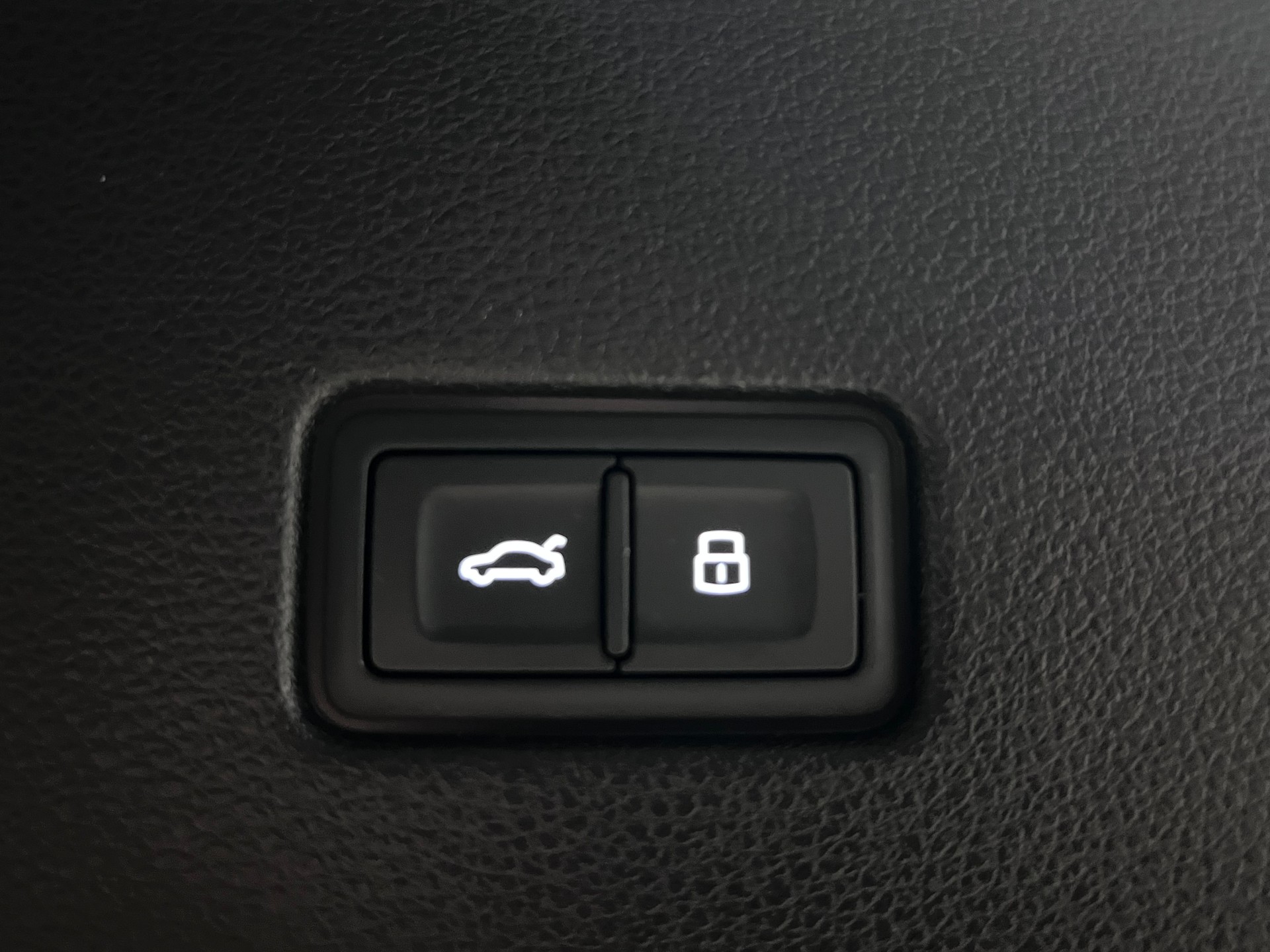 AUDI Q8 55 TFSI S-Line e quattro PHEV tiptronic-image-27