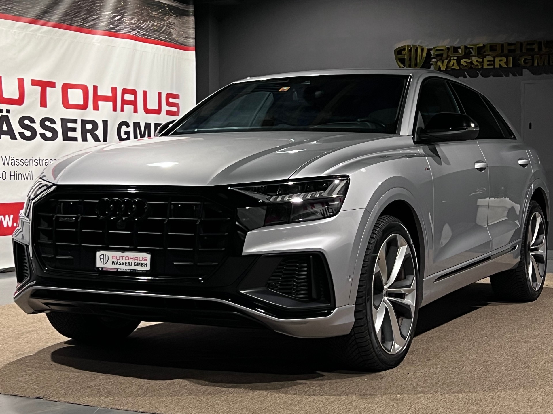 AUDI Q8 55 TFSI S-Line e quattro PHEV tiptronic-image-7