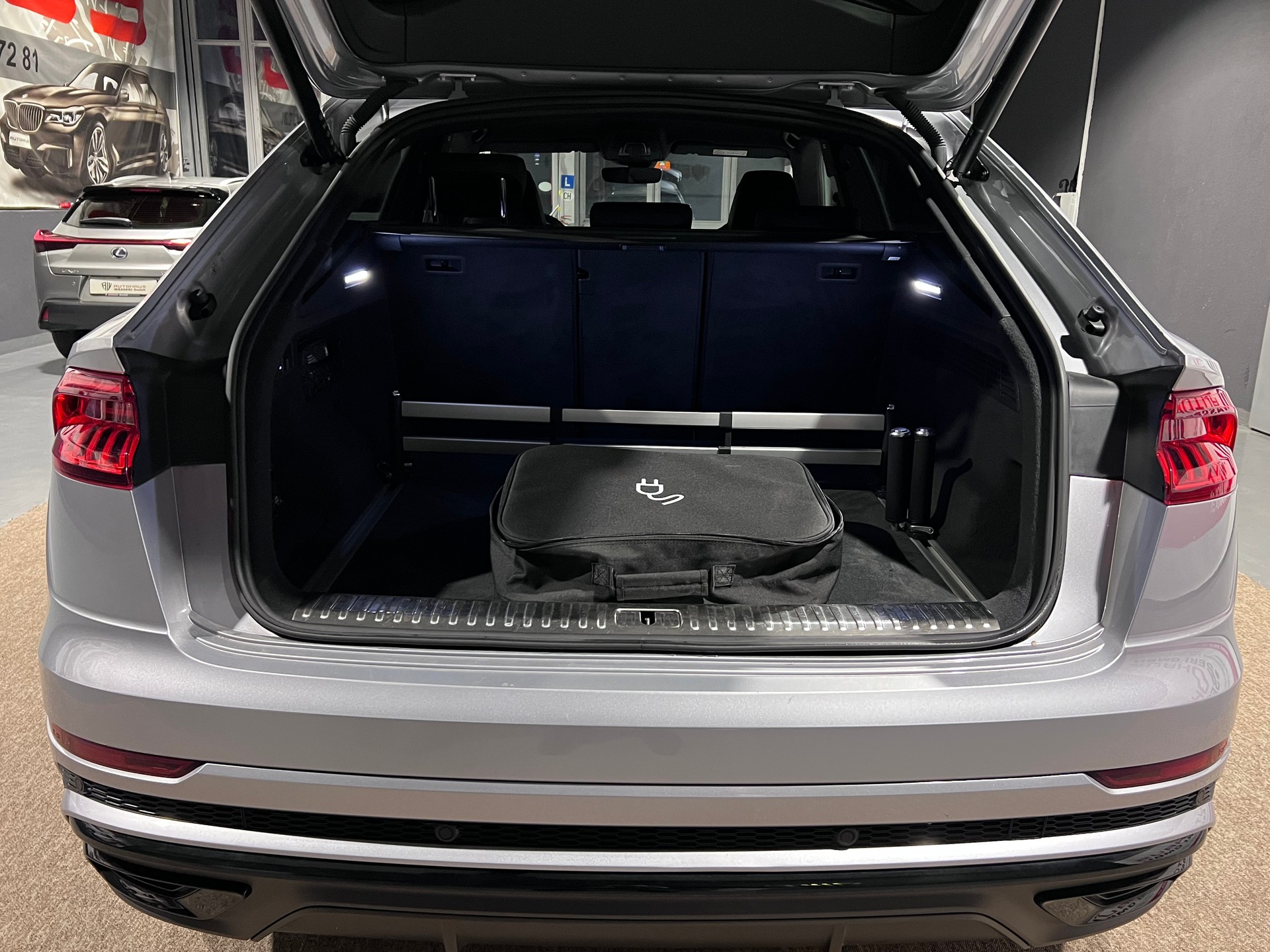 AUDI Q8 55 TFSI S-Line e quattro PHEV tiptronic-image-4