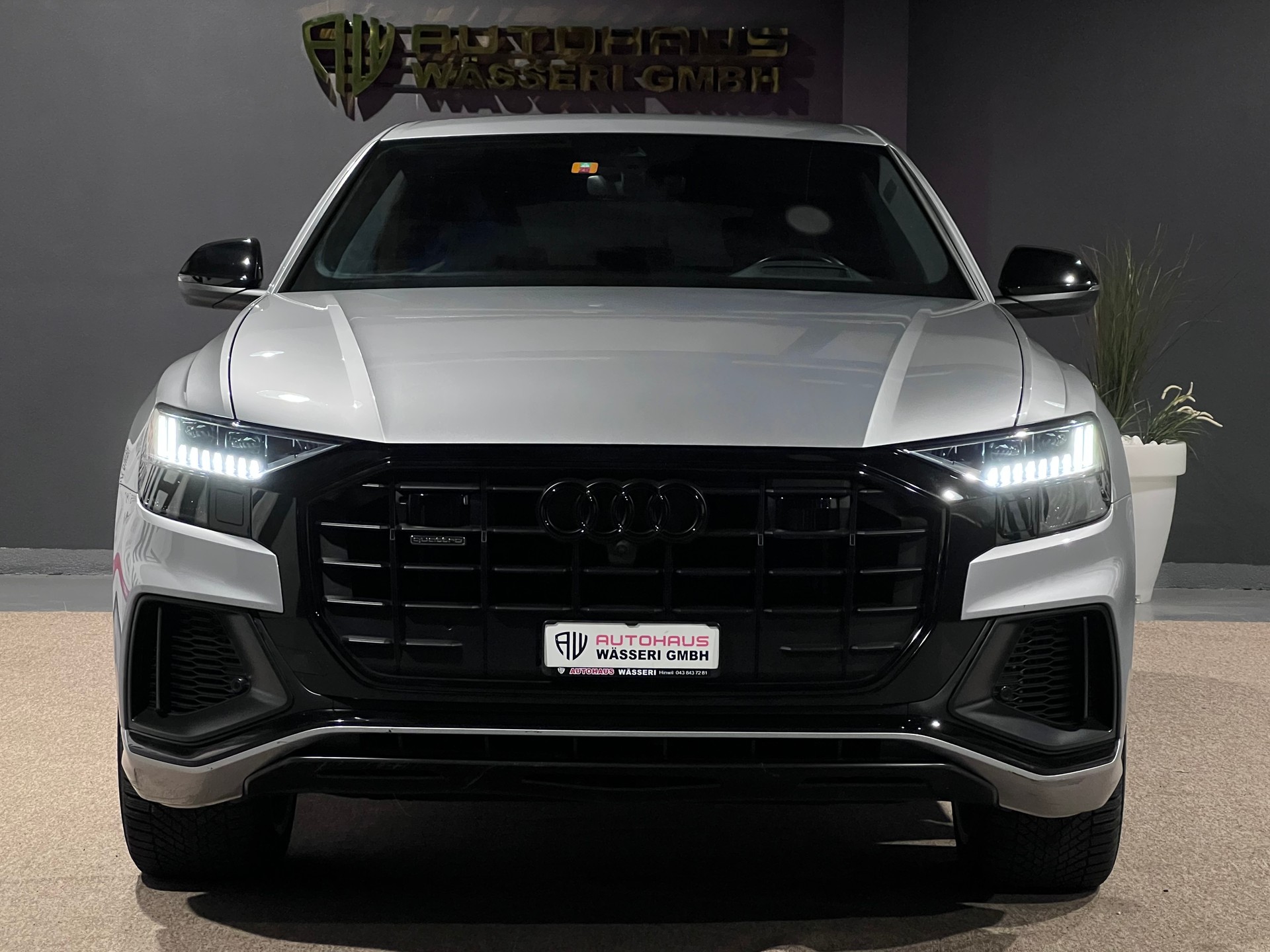 AUDI Q8 55 TFSI S-Line e quattro PHEV tiptronic-image-8