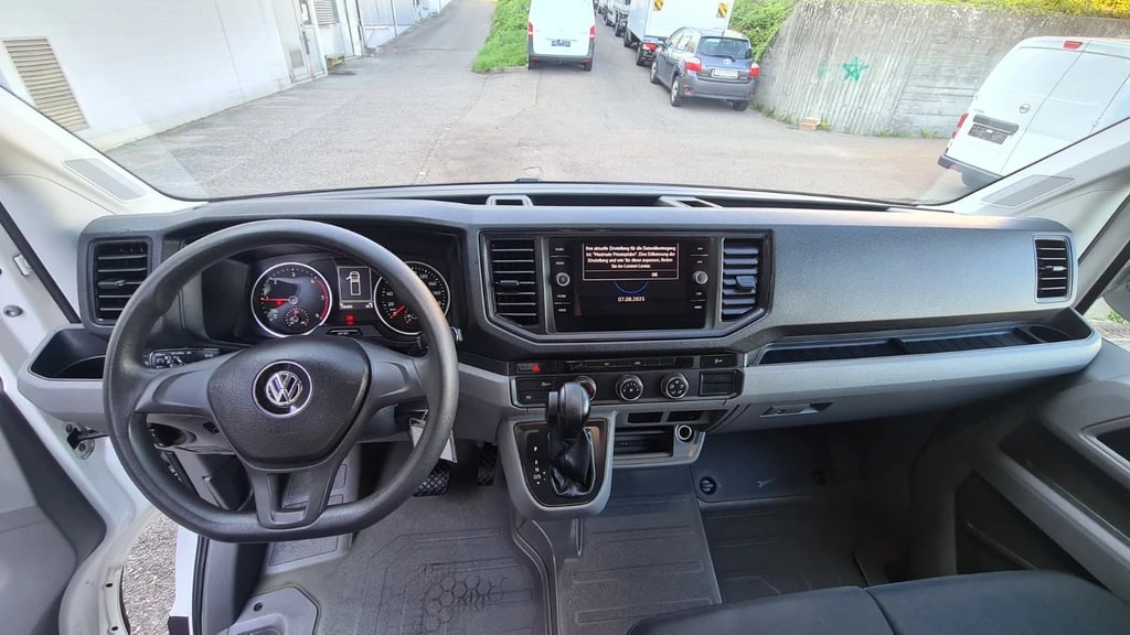 VW Crafter 35 2.0 TDI Koffer/Hebebuhne Champion L4 A ** CH-Fahrzeug ** Hebebühne * RF-Kamera * Klimaanlage * L4 * Neues Modell 2022-image-1