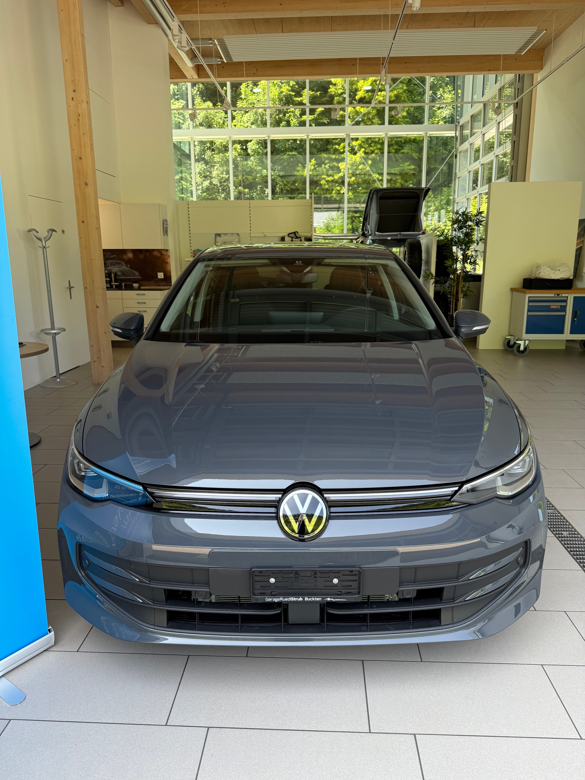 VW Golf VIII 1.5 eTSI DSG 115PS United-image-3