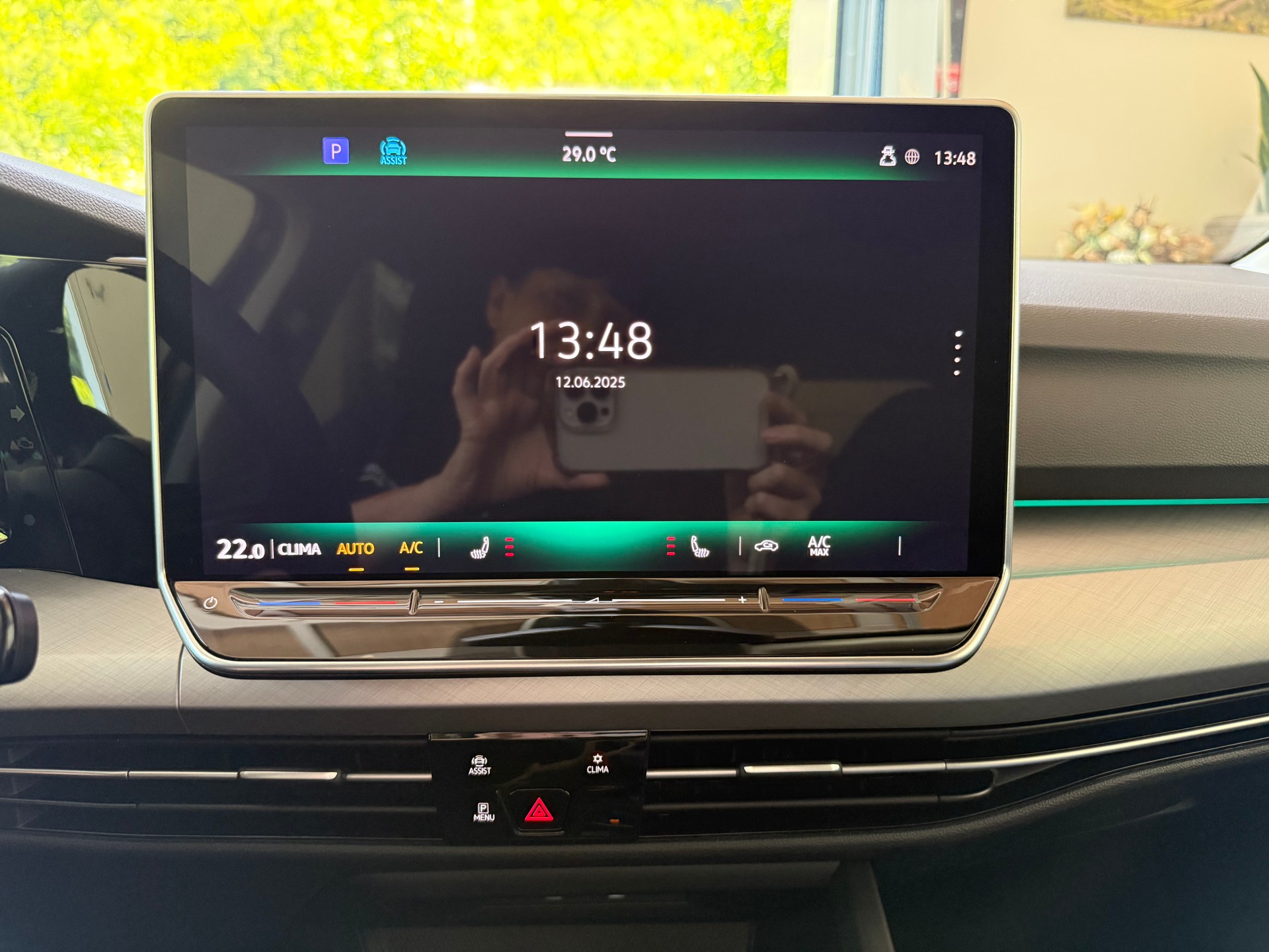 VW Golf VIII 1.5 eTSI DSG 115PS United-image-10
